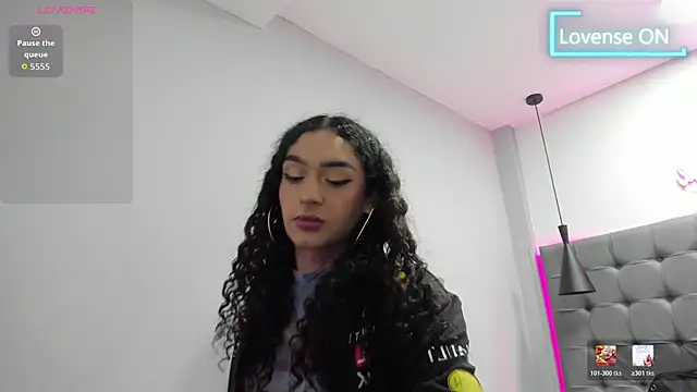 scarletcherry18 webcam