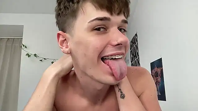 YourMilkyGuy webcam