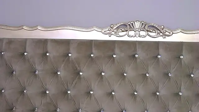 VoluptuousLeona webcam