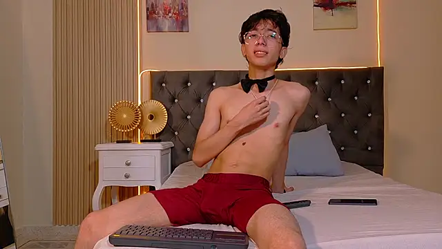 Twink_Sebas7