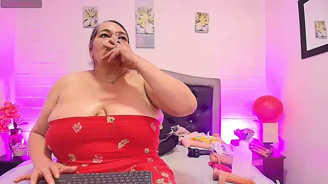 queenmatturex - QueenMatturex's free webcam - UK Sex Cams