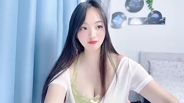 Winnie666999 live cam on StripChat