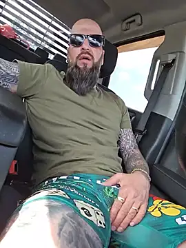 Beardedtattood webcam