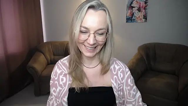 Ava_Elior webcam