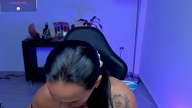 Sara_Charmy webcam