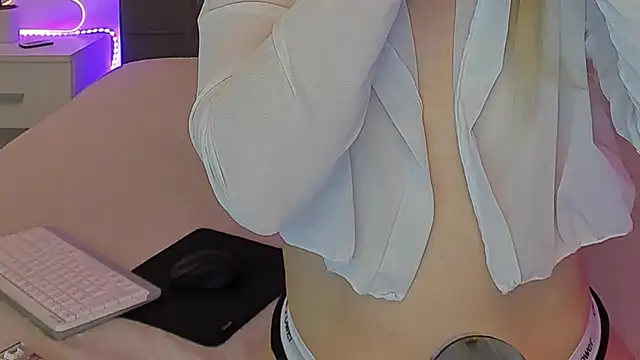 HollyTailors webcam