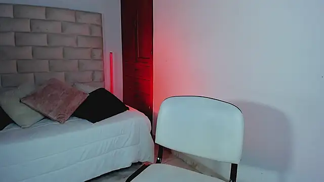 HollyGrey_ webcam
