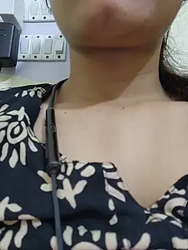 CuteSarikaLIVE webcam