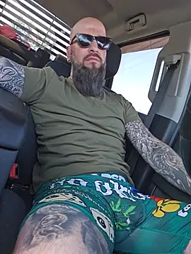 Beardedtattood webcam