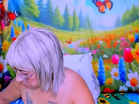 indianroxy webcam