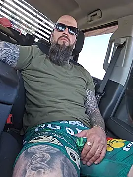 Beardedtattood webcam