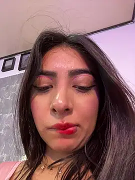 cherry_skinnyy_ live cam on StripChat