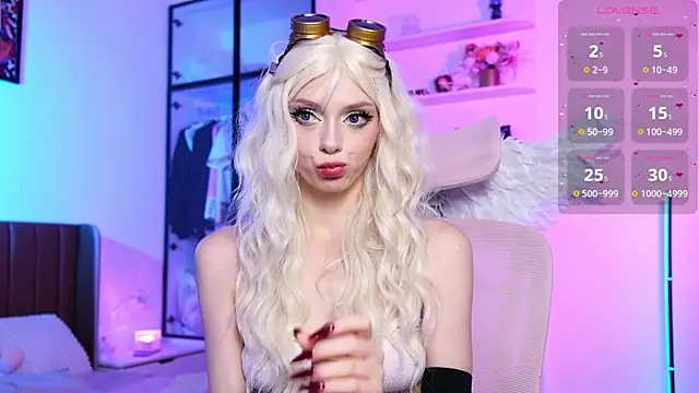 HolliWould_ webcam