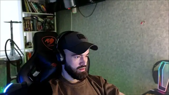 _Serious_Man webcam