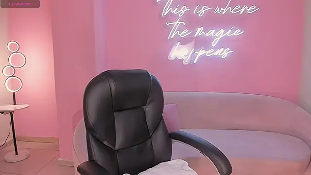 ArianaDumont webcam