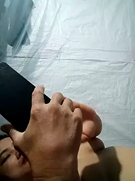 BigAss-69 webcam