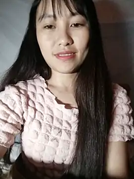 Cherry-squirtt live cam on StripChat