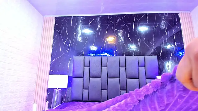 BustyGlow webcam
