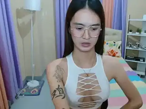 XxTsUncutAskaxX webcam
