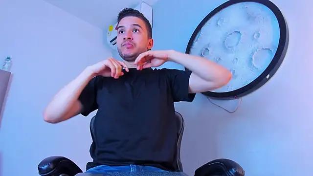 mike_257 webcam