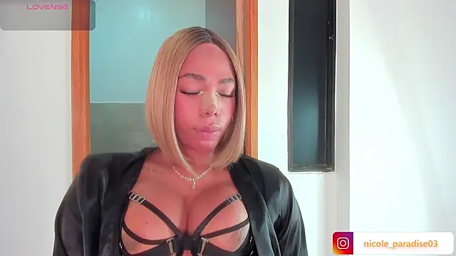 Nicole_Paradise webcam