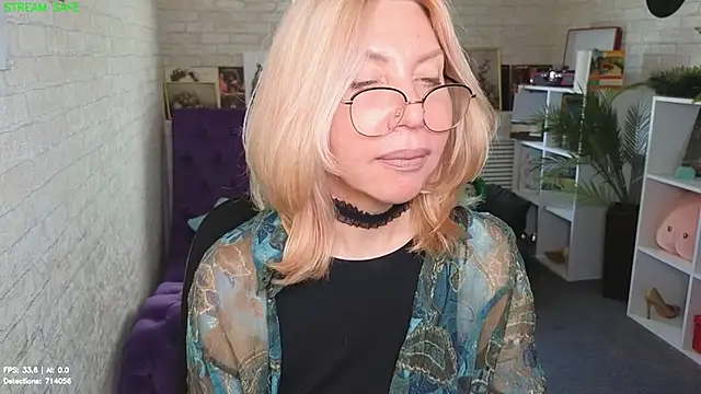 Wendy_Waves webcam