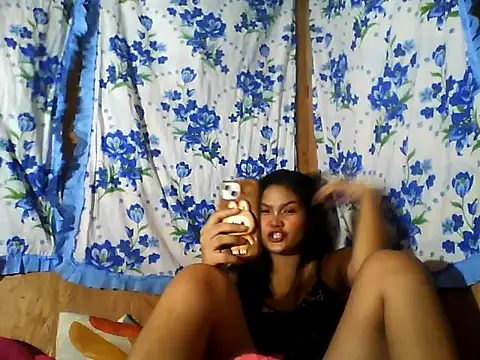 PinaySkinnyJust18 webcam