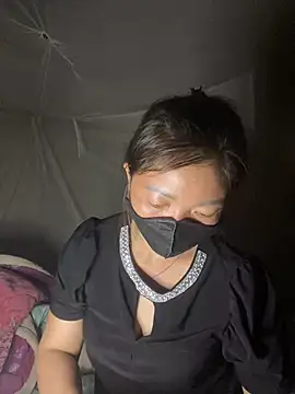 Bling-pusy webcam