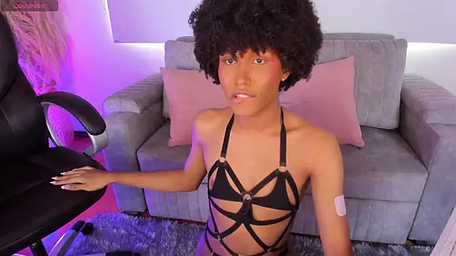 NaomiSaenz_ webcam