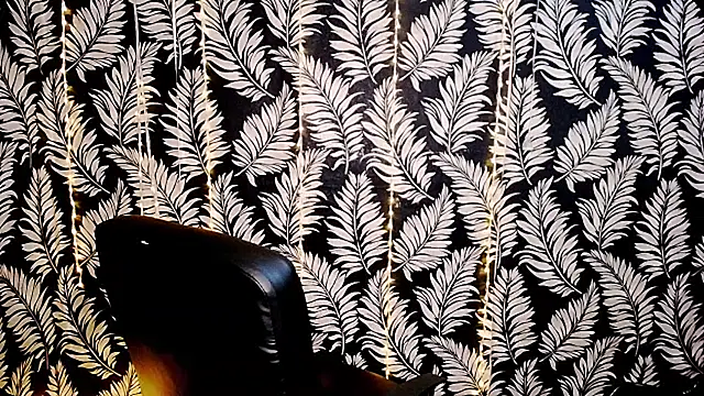 Olivia_playful webcam