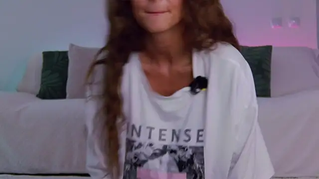 LilyRoselyn webcam