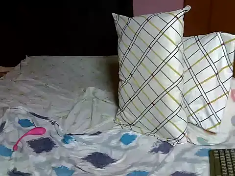 Queen_petite_ webcam