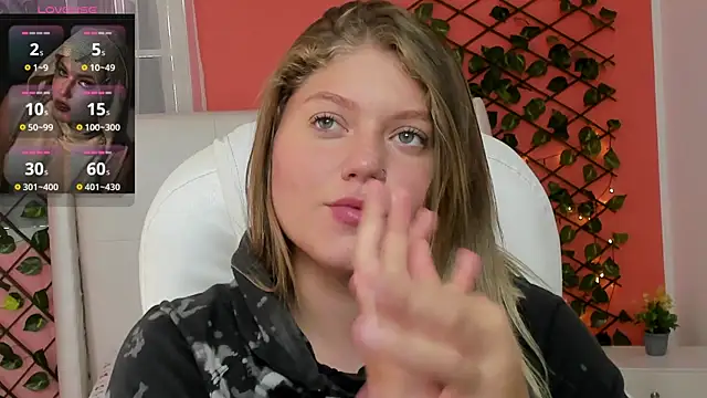 alaia_greyy webcam