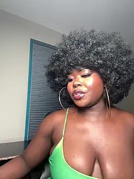WomanNextdoor1 webcam