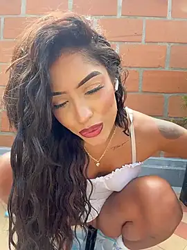 MystiqueXXX webcam