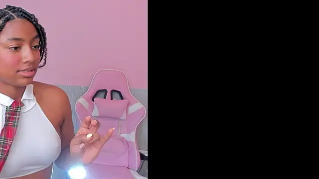 Laraebony_ live cam