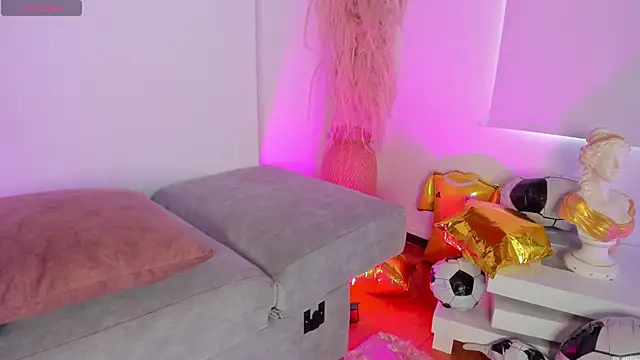 Amelie_Wine webcam