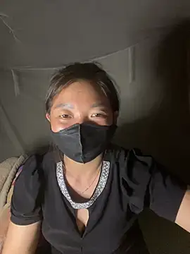 Bling-pusy webcam