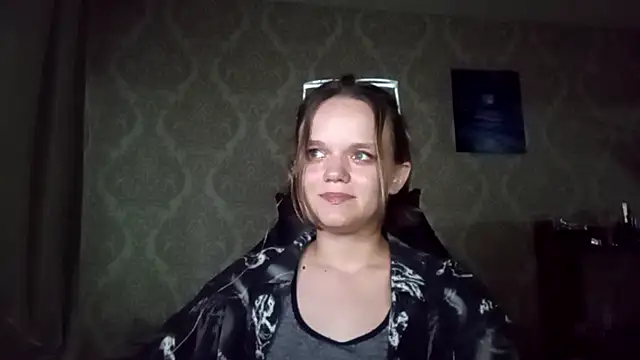 FlirtingAdele_1 webcam