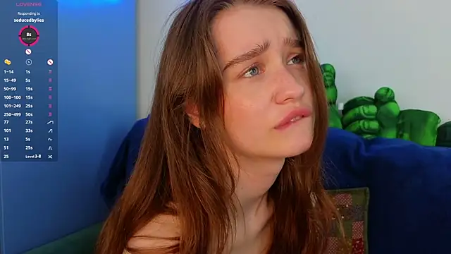 AliviaWithLove webcam