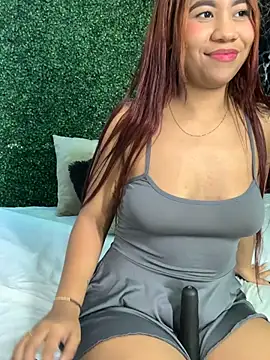 Mila_Serrano webcam
