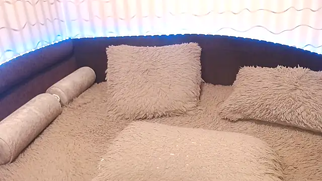 BustyKatty webcam