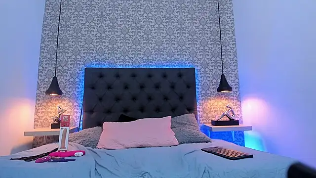 Arya_Leon webcam