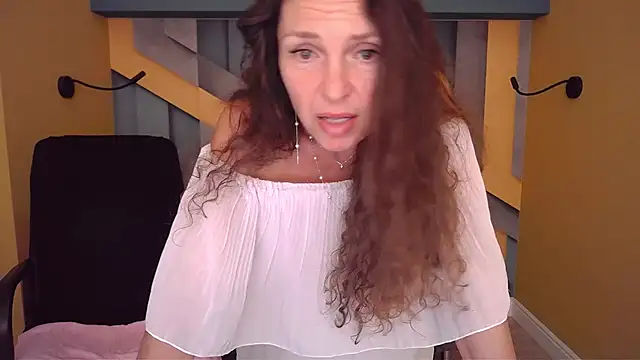 EllaLong webcam