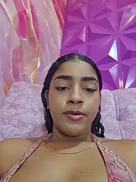 Luisa_Madrid live cam on StripChat
