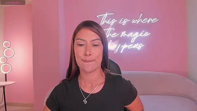 ArianaDumont webcam
