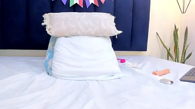 mayaevansmg webcam