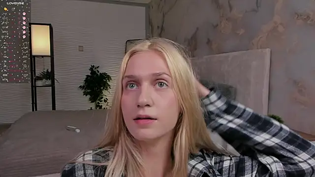 SerenaCrystall webcam