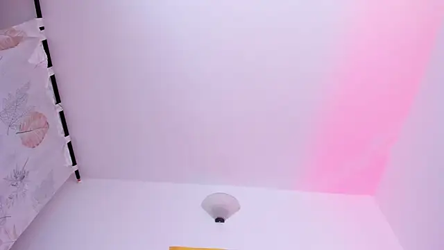 MiaFoox__ webcam