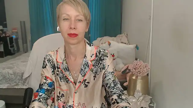 LuxuryNika webcam